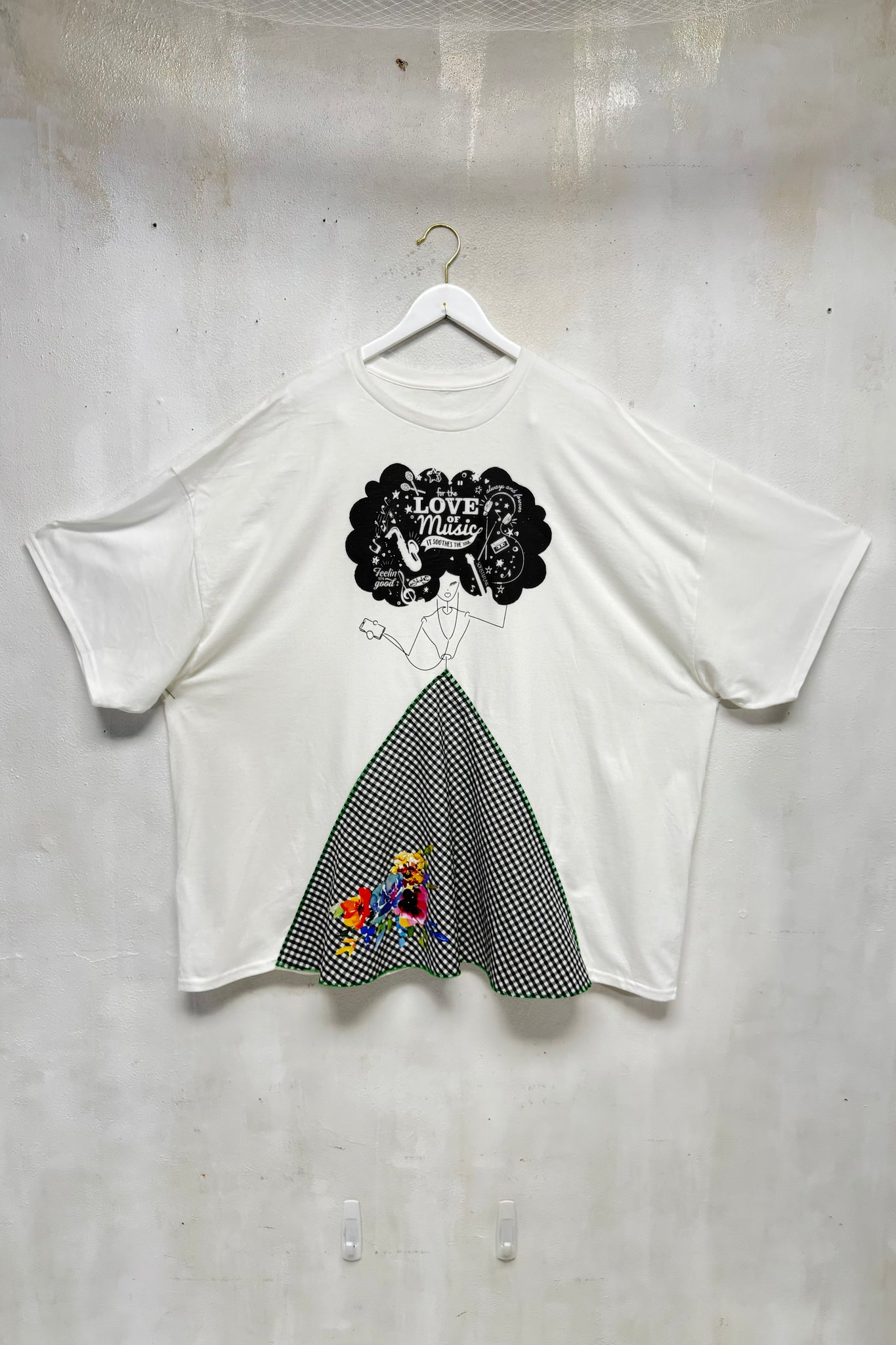 LOLA Love Of Music Sleep or Not Tee