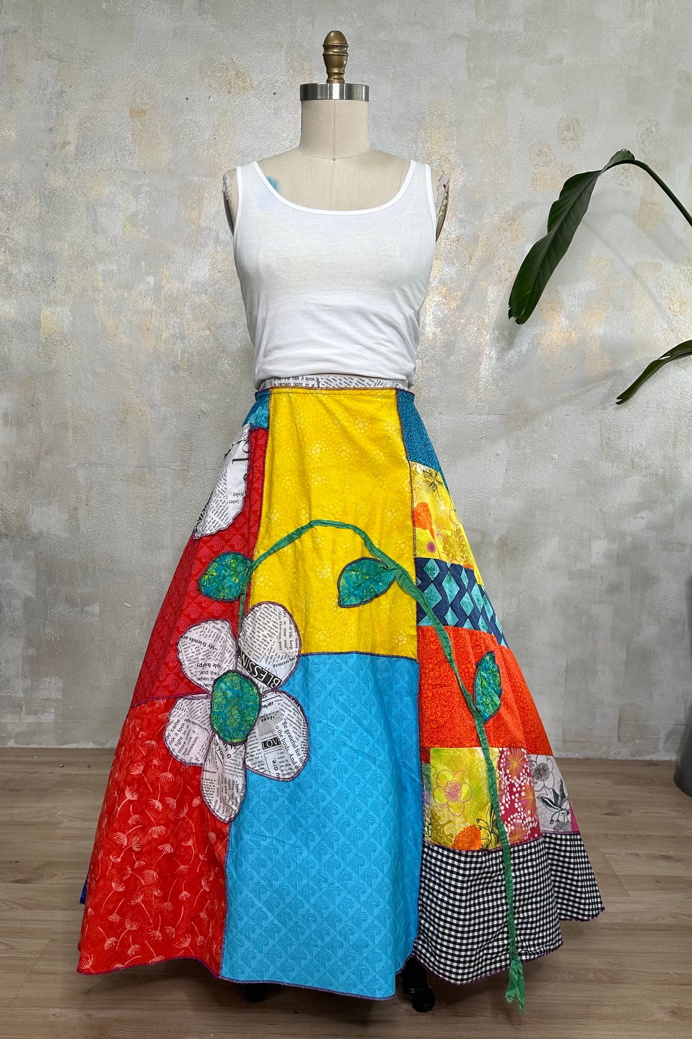Random Acts Of Fiber Skirt (Bright Color w/White Flower)